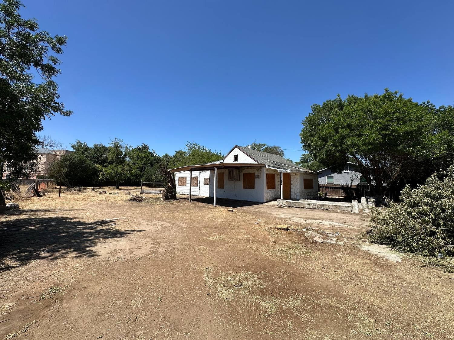 5185 W Mission Ave, Fresno, CA 93722